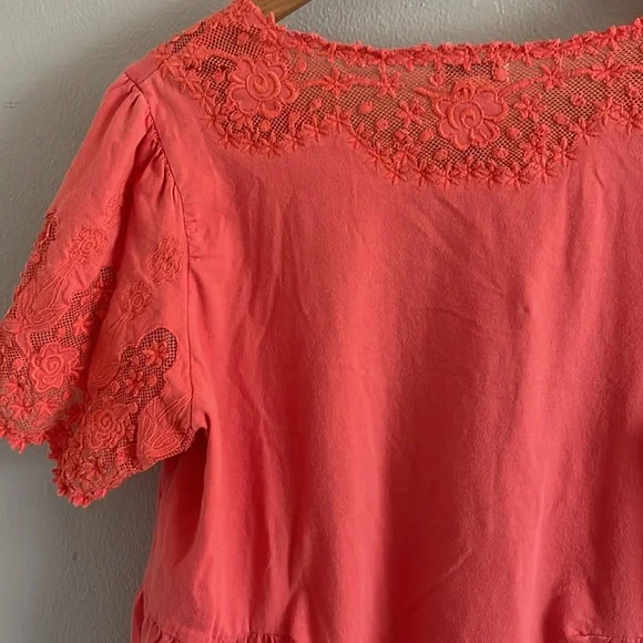 Sundance Coral Lace Trim Short Sleeve Top Size L - Picture 10 of 12
